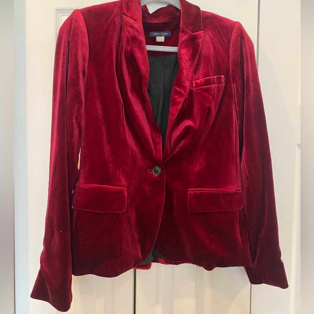 Tommy Hilfiger fushia blazer size 6.